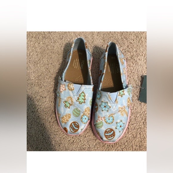 Christmas Little Girl Toms - Picture 4 of 7